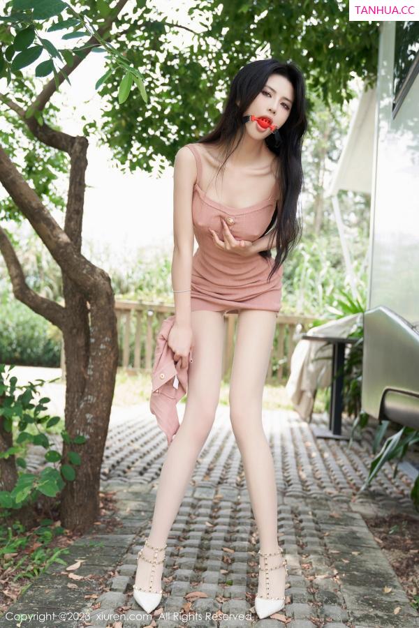 李浅浅  [XiuRen]高清写真图 2023.07.26 No.7137 浅浅Danny 户外拍摄第24张图片